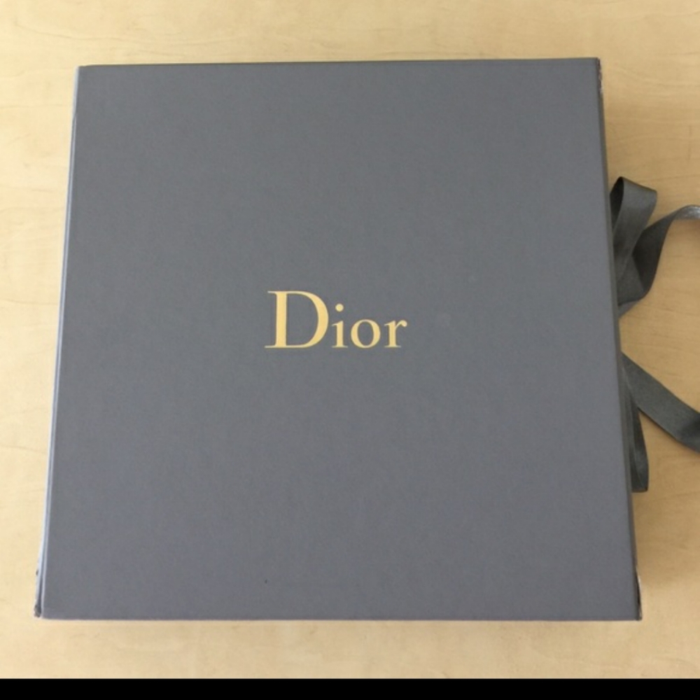 Mystery Box 🎁🎊 - Picture 3 of 4